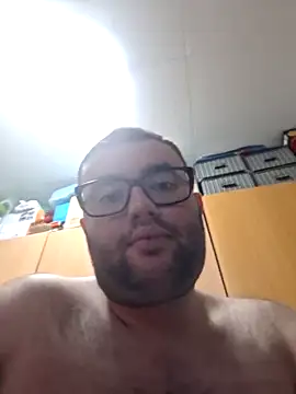 Snapshot of Javier_bear chatting on October 30, 2025, 11:12 pm Javier bear online show from October 30, 2025, 11:12 pm