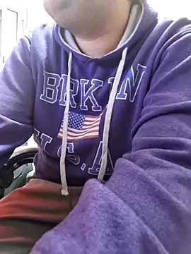 Snapshot of Javier_bear chatting on November 27, 2025, 1:33 pm Javier bear online show from November 27, 2025, 1:33 pm