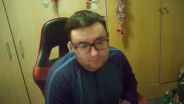 Snapshot of Javier_bear chatting on December 15, 2025, 10:21 am Javier bear online show from December 15, 2025, 10:21 am