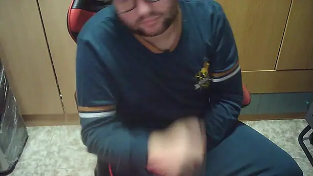 Snapshot of Javier_bear chatting on November 21, 2025, 2:27 pm Javier bear online show from November 21, 2025, 2:27 pm