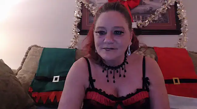 Snapshot of LexxiLeeds chatting on December 16, 2024, 8:16 pm LexxiLeeds online show from December 16, 2024, 8:16 pm