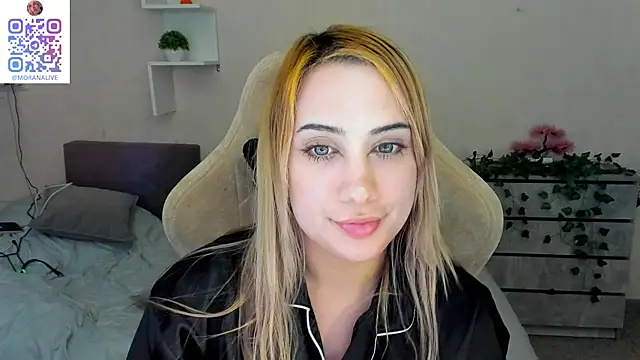 Snapshot of MoranaKit chatting on February 7, 2025, 12:28 pm MoranaKit online show from February 7, 2025, 12:28 pm