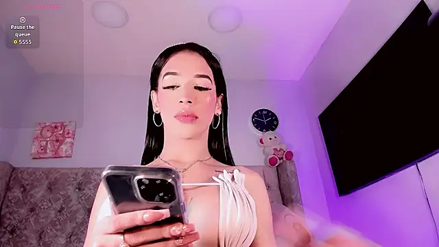 Snapshot of kimMaddiee chatting on February 13, 2026, 9:37 pm kimMaddiee online show from February 13, 2026, 9:37 pm