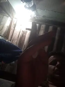 TusOjitosClaros69 online show from January 13, 2025, 6:16 am