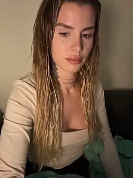 EmiliaCatalina online show from February 3, 2026, 12:54 am