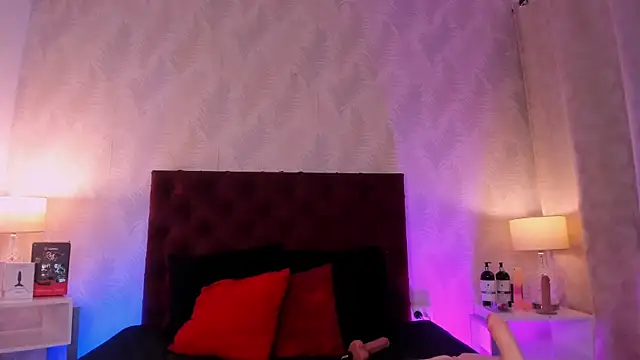 Snapshot of laura_bassi chatting on March 13, 2025, 8:26 am laura bassi online show from March 13, 2025, 8:26 am