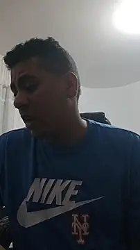 ElferXXX online show from April 7, 2026, 2:02 am