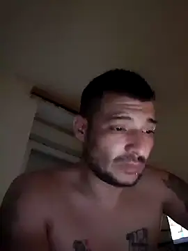 Snapshot of Zoltanioan26 chatting on October 25, 2025, 8:20 pm Zoltanioan26 online show from October 25, 2025, 8:20 pm