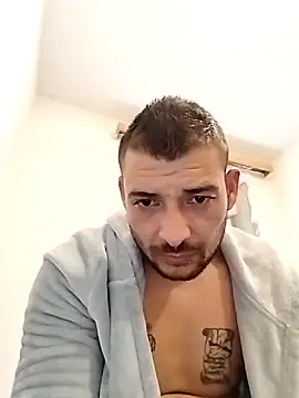 Snapshot of Zoltanioan26 chatting on October 27, 2025, 11:44 am Zoltanioan26 online show from October 27, 2025, 11:44 am