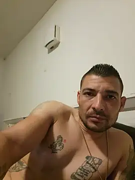 Zoltanioan26 online show from June 3, 2026, 9:52 pm