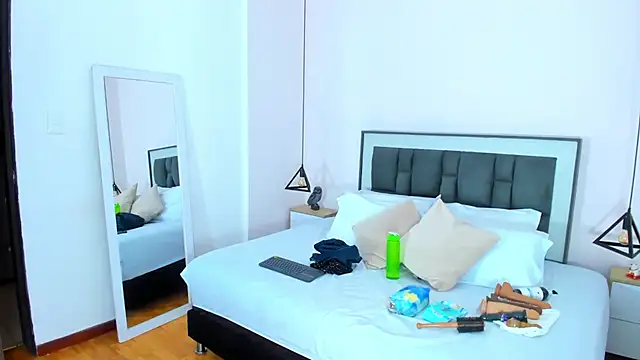 Snapshot of victoria_cooper3 chatting on November 14, 2025, 9:24 am victoria cooper3 online show from November 14, 2025, 9:24 am