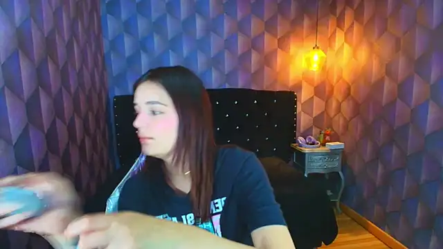 LiaHarryis online show from March 19, 2026, 6:41 pm