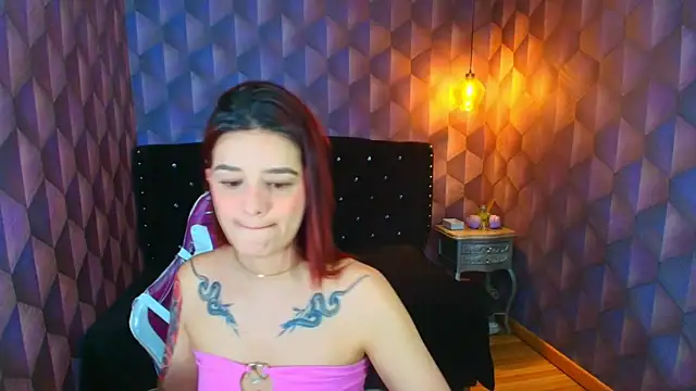 LiaHarryis online show from November 10, 2025, 5:51 pm