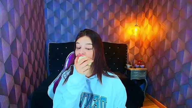 LiaHarryis online show from February 25, 2026, 6:19 pm