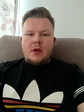 Snapshot of titovilan_PL chatting on April 11, 2026, 6:10 am titovilan PL online show from April 11, 2026, 6:10 am