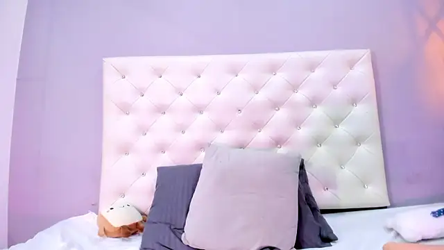 NICOLSKINNY1 online show from March 8, 2026, 2:04 am