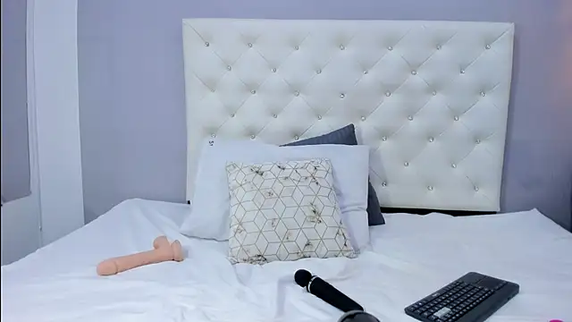 Snapshot of NICOLSKINNY1 chatting on October 6, 2025, 9:48 pm NICOLSKINNY1 online show from October 6, 2025, 9:48 pm