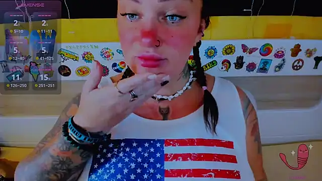 Snapshot of EllieOz chatting on September 21, 2025, 11:48 am EllieOz online show from September 21, 2025, 11:48 am