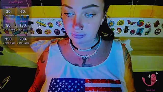 Snapshot of EllieOz chatting on November 30, 2025, 3:46 pm EllieOz online show from November 30, 2025, 3:46 pm