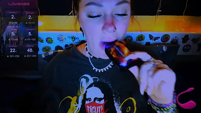 Snapshot of EllieOz chatting on March 16, 2025, 12:45 am EllieOz online show from March 16, 2025, 12:45 am