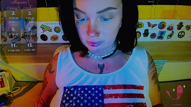 Snapshot of EllieOz chatting on November 22, 2025, 2:49 pm EllieOz online show from November 22, 2025, 2:49 pm