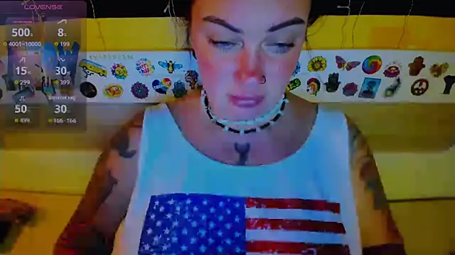 Snapshot of EllieOz chatting on September 15, 2025, 5:13 pm EllieOz online show from September 15, 2025, 5:13 pm