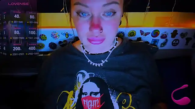 Snapshot of EllieOz chatting on March 17, 2025, 9:57 pm EllieOz online show from March 17, 2025, 9:57 pm