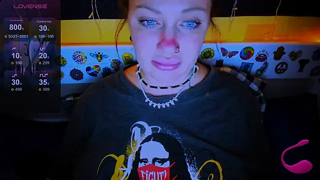 Snapshot of EllieOz chatting on March 19, 2025, 5:39 pm EllieOz online show from March 19, 2025, 5:39 pm