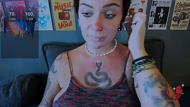 Snapshot of EllieOz chatting on July 15, 2026, 3:08 pm EllieOz online show from July 15, 2026, 3:08 pm