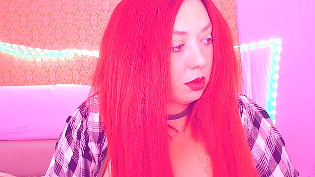 Snapshot of SecrettBela chatting on September 15, 2025, 10:43 pm SecrettBela online show from September 15, 2025, 10:43 pm