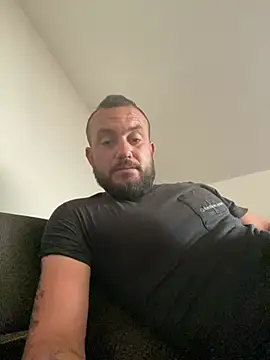 Snapshot of cosmin9000 chatting on July 5, 2026, 8:43 am cosmin9000 online show from July 5, 2026, 8:43 am