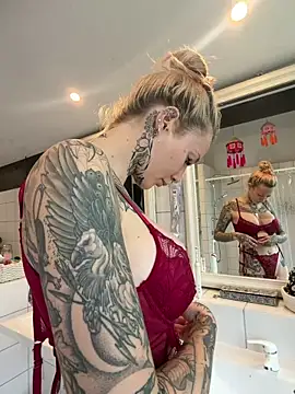 Stella-Kink online show from April 4, 2026, 10:11 am