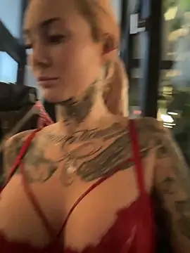 Stella-Kink online show from December 1, 2025, 3:13 pm