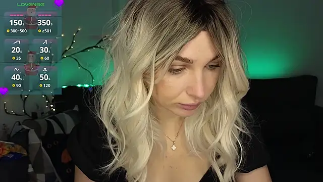 Snapshot of Yoda21 chatting on December 3, 2025, 11:09 am Yoda21 online show from December 3, 2025, 11:09 am