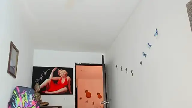 seleneh online show from March 18, 2026, 5:36 pm