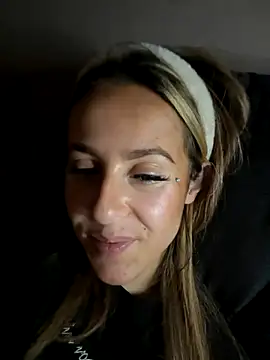 Snapshot of Miss_emilee chatting on December 2, 2024, 12:58 am Miss emilee online show from December 2, 2024, 12:58 am