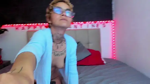 Snapshot of anaroman01 chatting on February 8, 2025, 7:27 pm anaroman01 online show from February 8, 2025, 7:27 pm