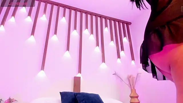 Snapshot of majo_rosse_ chatting on February 20, 2026, 7:05 pm majo rosse online show from February 20, 2026, 7:05 pm