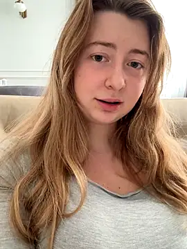 Snapshot of curvyflawless chatting on October 25, 2025, 7:18 am curvyflawless online show from October 25, 2025, 7:18 am