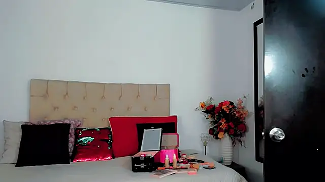 maria camilacms online show from October 23, 2025, 4:27 pm