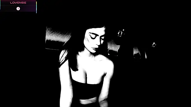 Snapshot of ElleDiane chatting on November 10, 2025, 12:26 am ElleDiane online show from November 10, 2025, 12:26 am