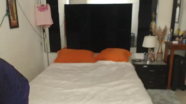 CATRINA-83 online show from November 6, 2025, 5:28 pm