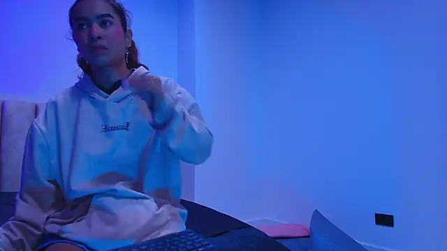 Snapshot of arl_chloee chatting on February 9, 2026, 3:04 am arl chloee online show from February 9, 2026, 3:04 am