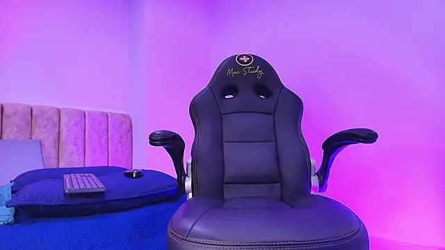 Snapshot of arl_chloee chatting on January 14, 2026, 3:10 am arl chloee online show from January 14, 2026, 3:10 am