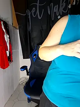 Snapshot of Jassiundich2 chatting on December 4, 2025, 7:46 pm Jassiundich2 online show from December 4, 2025, 7:46 pm