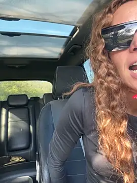 Snapshot of tmona1917 chatting on October 3, 2025, 9:22 am tmona1917 online show from October 3, 2025, 9:22 am