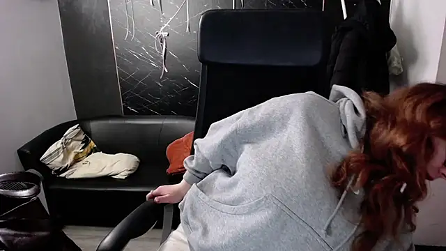 Snapshot of littleviki7 chatting on February 8, 2026, 10:13 am littleviki7 online show from February 8, 2026, 10:13 am