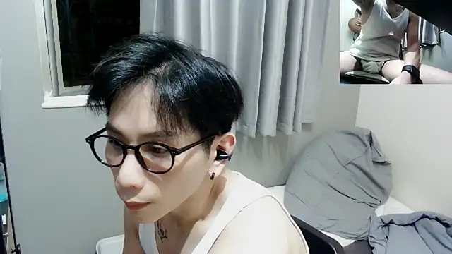 Snapshot of UndreamtM chatting on September 13, 2025, 1:44 pm UndreamtM online show from September 13, 2025, 1:44 pm