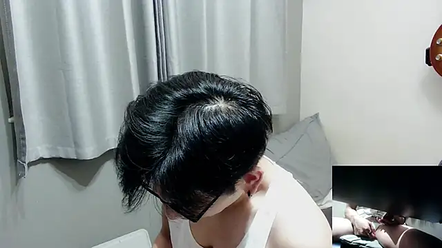 Snapshot of UndreamtM chatting on September 18, 2025, 2:09 pm UndreamtM online show from September 18, 2025, 2:09 pm