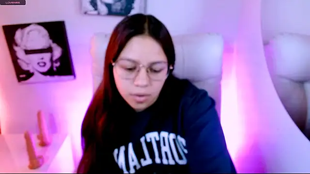 SamanthaRoldaan online show from March 3, 2026, 2:35 pm